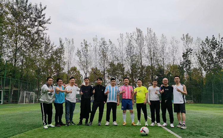 【互动家园】齐聚绿茵地，来一场足球友谊赛